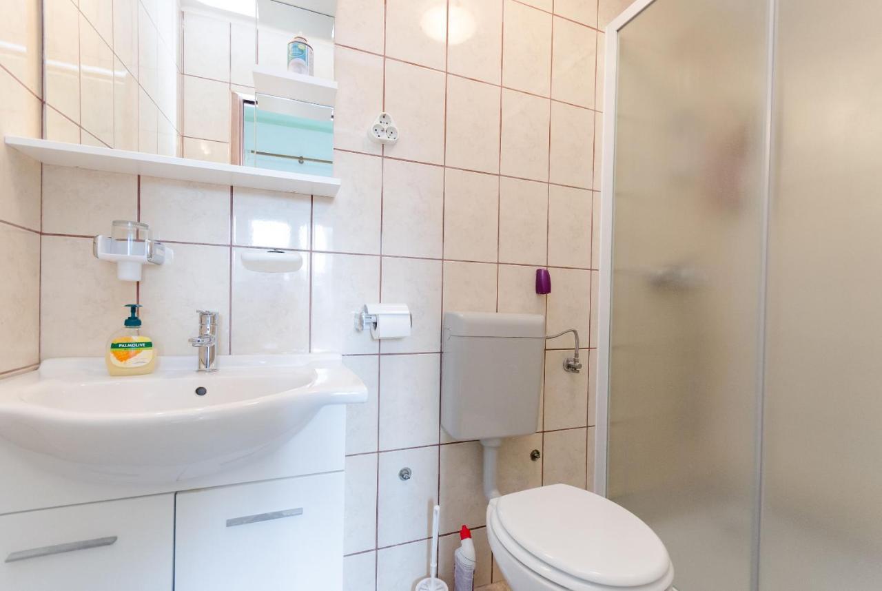 Apartments Mijatovic Lopar Eksteriør billede