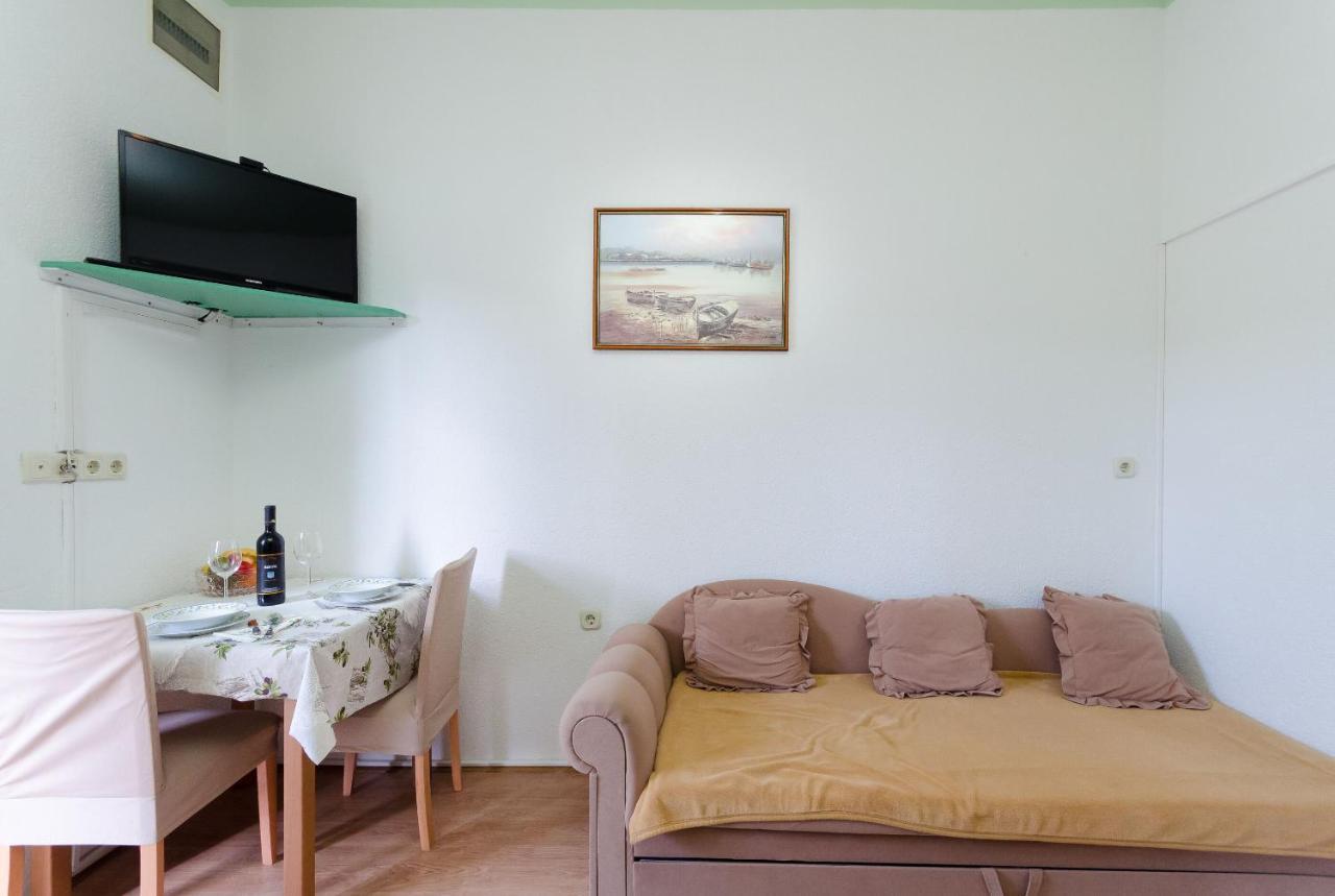Apartments Mijatovic Lopar Eksteriør billede
