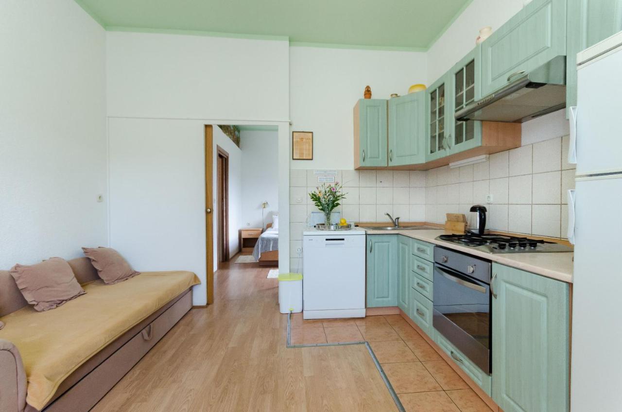 Apartments Mijatovic Lopar Eksteriør billede