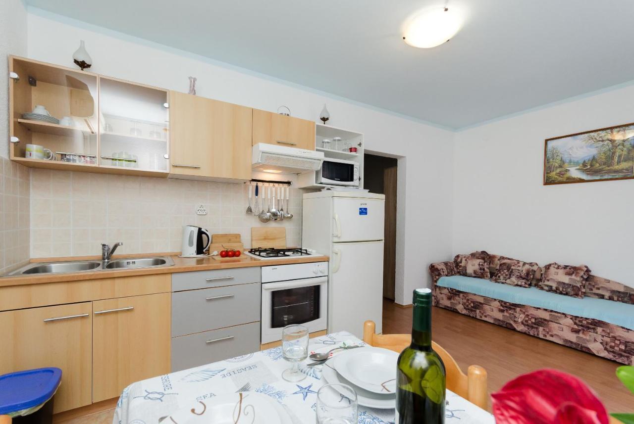 Apartments Mijatovic Lopar Eksteriør billede