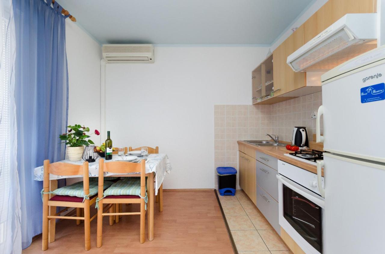 Apartments Mijatovic Lopar Eksteriør billede